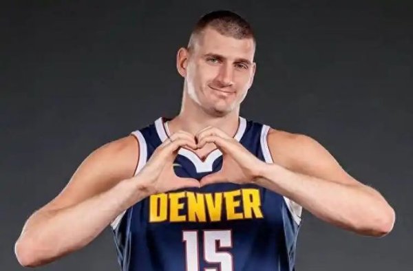 Hạnh phúc bí mật! Jokic hài lò