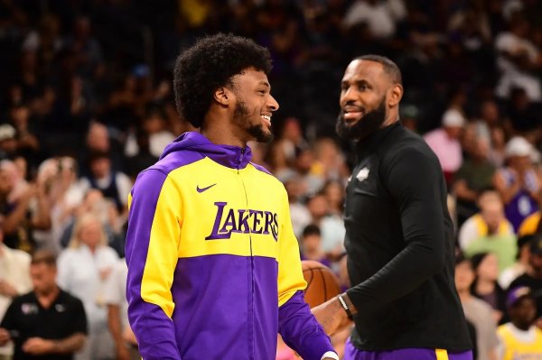 Lakers sẵn sàng sắp xếp tour n