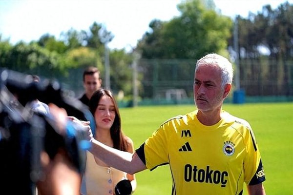 Mourinho gặp mật hoa sau một đ